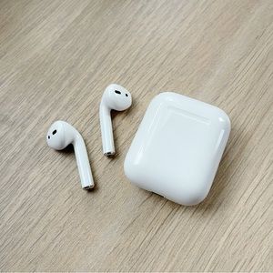 AirPods (2nd Generation - Model A2032)
